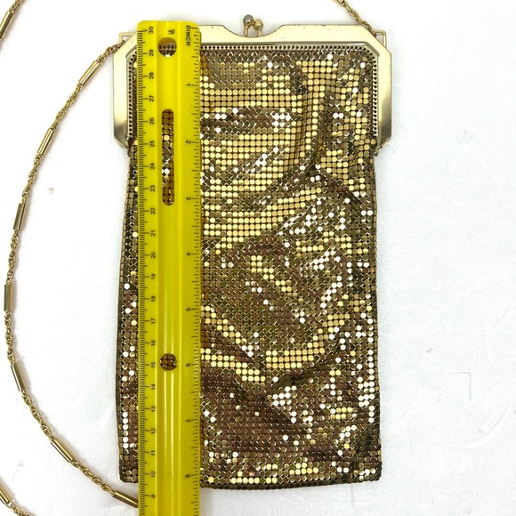 Vintage Whiting & Davis Metallic Gold Mesh Shoulder Handbag - Picture 12 of 15